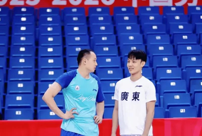 广东逆转青岛!王洪泽大爆发,麦考尔43分强势救主,三少折返跑!